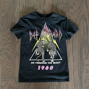 Black Def Leppard Graphic T-Shirt NWOT